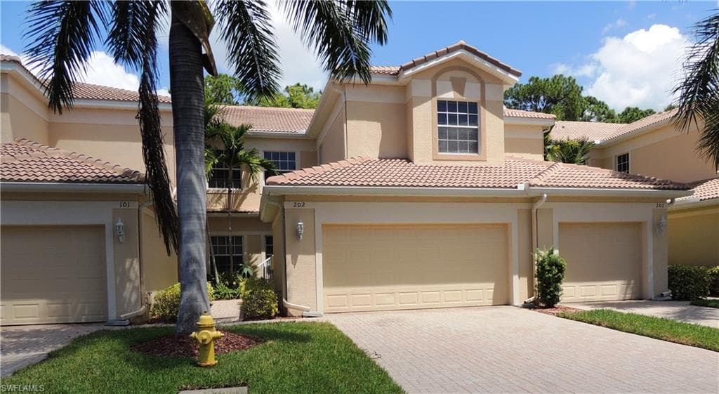 6020 Jonathans Bay CIR 202 FORT MYERS, FL 33908
