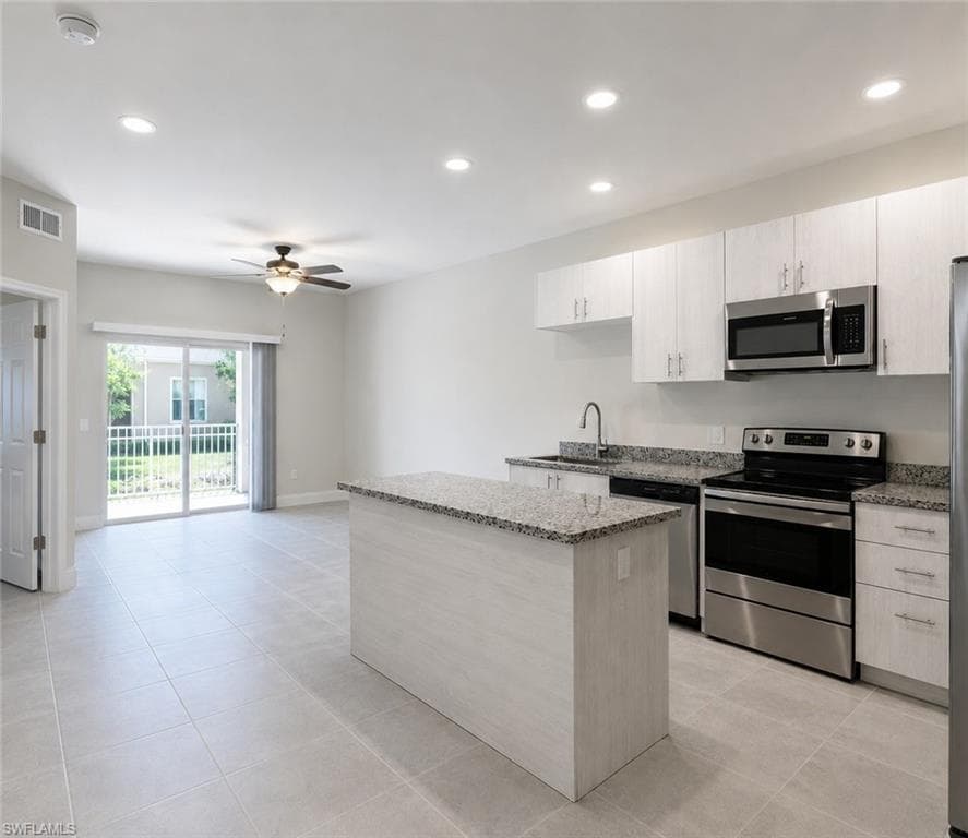 3313 SW 8th PL #202 CAPE CORAL, FL 33914