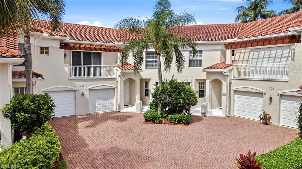 300 L Ambiance CIR 102 NAPLES, FL 34108