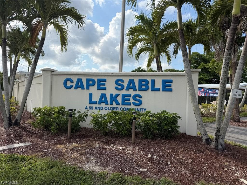 260 Cape Sable DR NAPLES, FL 34104