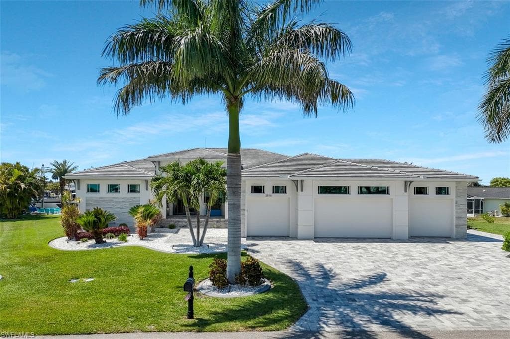 3816 SE 21st PL CAPE CORAL, FL 33904
