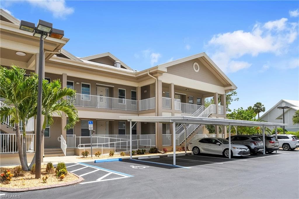 15250 Riverbend BLVD 202 NORTH FORT MYERS, FL 33917