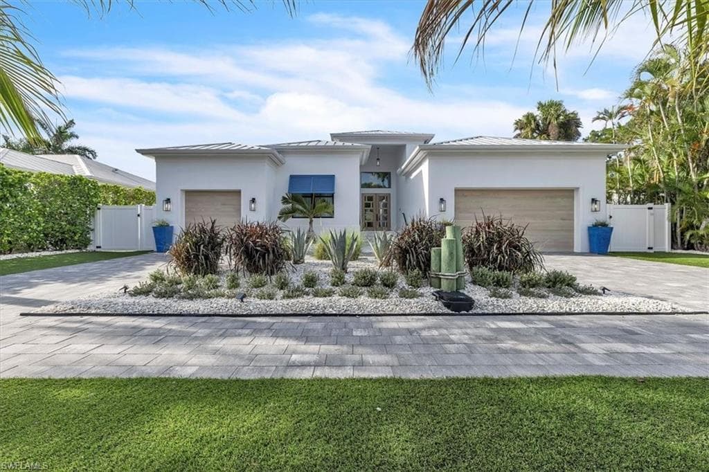 1187 22nd AVE N NAPLES, FL 34103