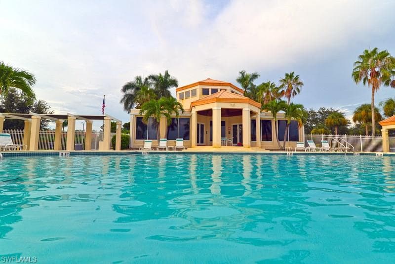 7778 Emerald CIR 204 NAPLES, FL 34109