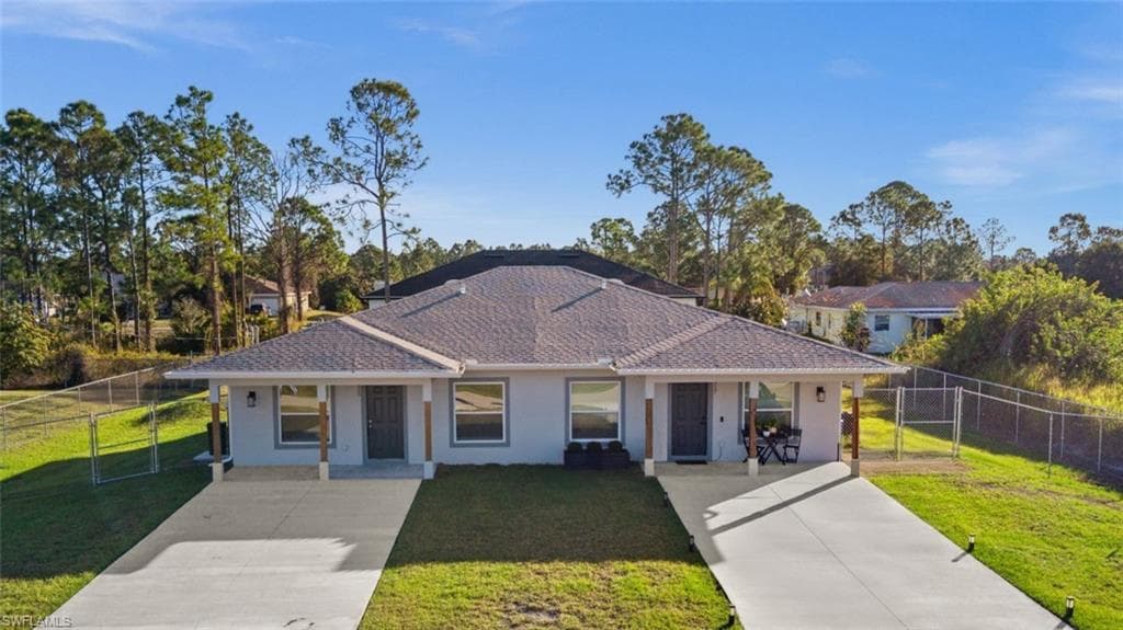 915-917 Graystone AVE LEHIGH ACRES, FL 33974