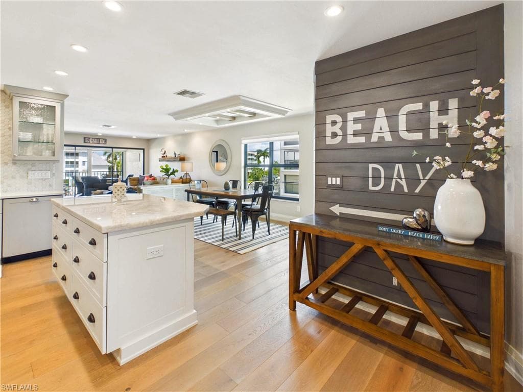 1051 Swallow AVE 208 MARCO ISLAND, FL 34145