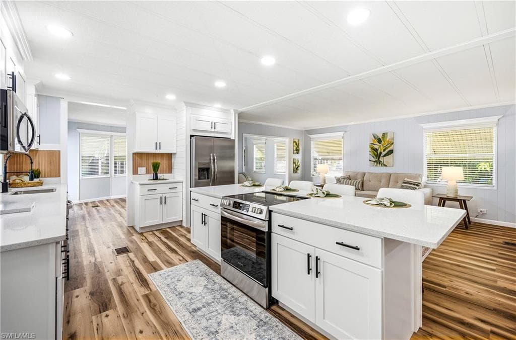 513 Timber LN S NORTH FORT MYERS, FL 33917