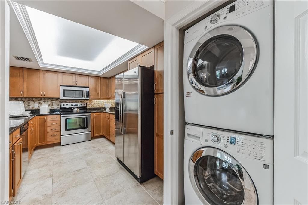 5633 Turtle Bay DR 37 NAPLES, FL 34108
