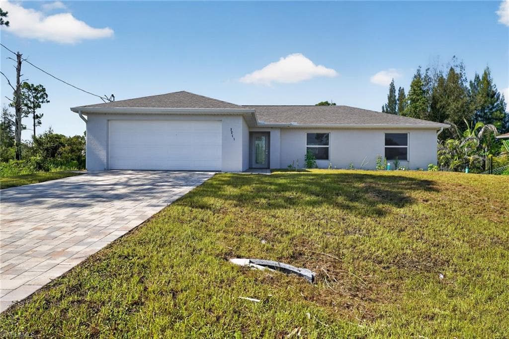 3211 43rd ST SW LEHIGH ACRES, FL 33976