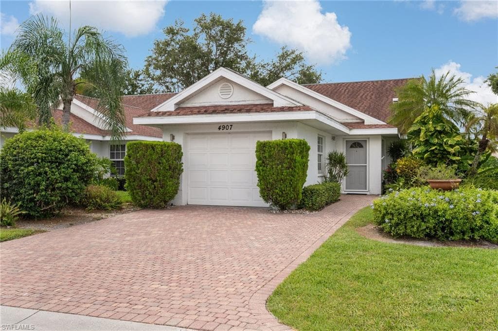 4907 Europa DR NAPLES, FL 34105