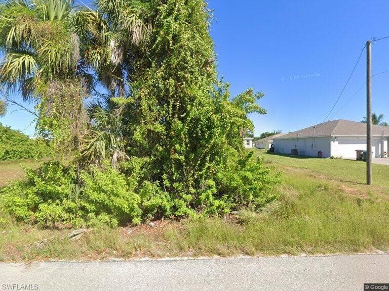 2029 NE 39th TER CAPE CORAL, FL 33909