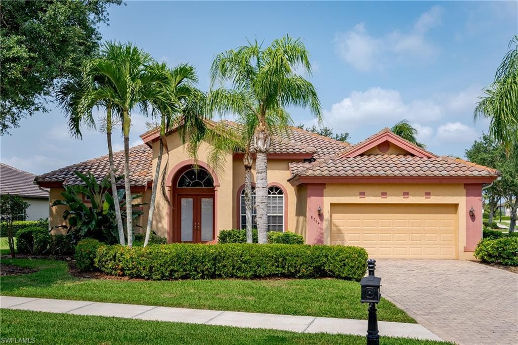 8754 Hideaway Harbor CT NAPLES, FL 34120