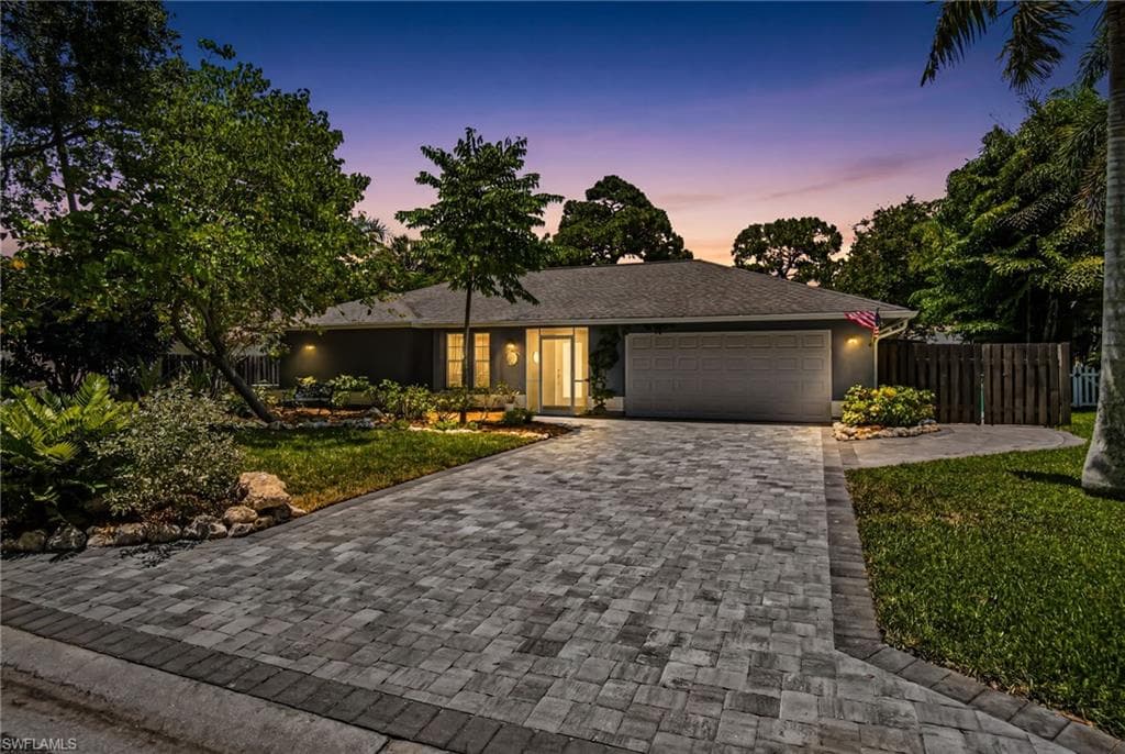 2667 River Reach DR NAPLES, FL 34104