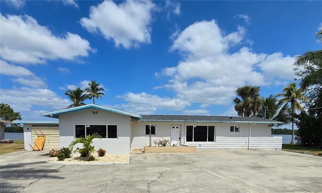 4919 E Riverside DR FORT MYERS, FL 33905