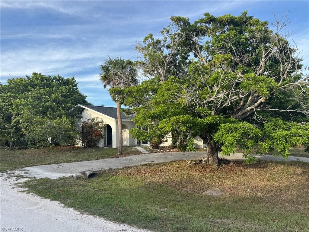 1683 Atlanta Plaza DR SANIBEL, FL 33957