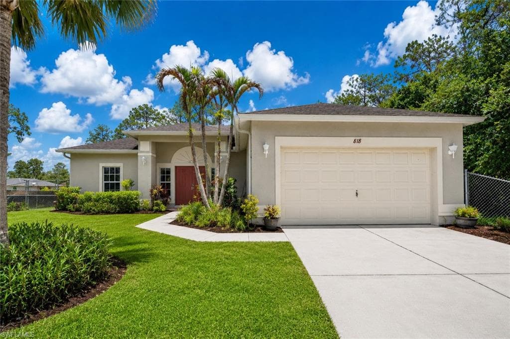 818 Desoto AVE S LEHIGH ACRES, FL 33972