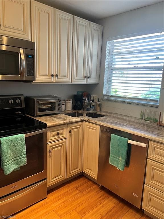 501 Forest Lakes BLVD 107 NAPLES, FL 34105