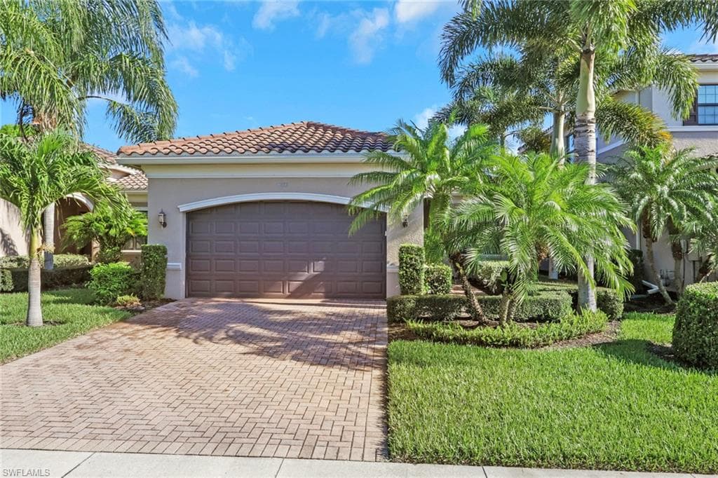 4113 Amelia WAY NAPLES, FL 34119