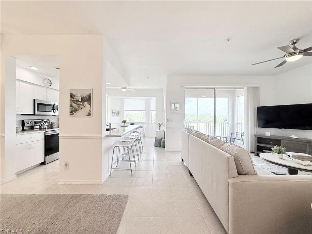 8555 Naples Heritage DR 246 NAPLES, FL 34112