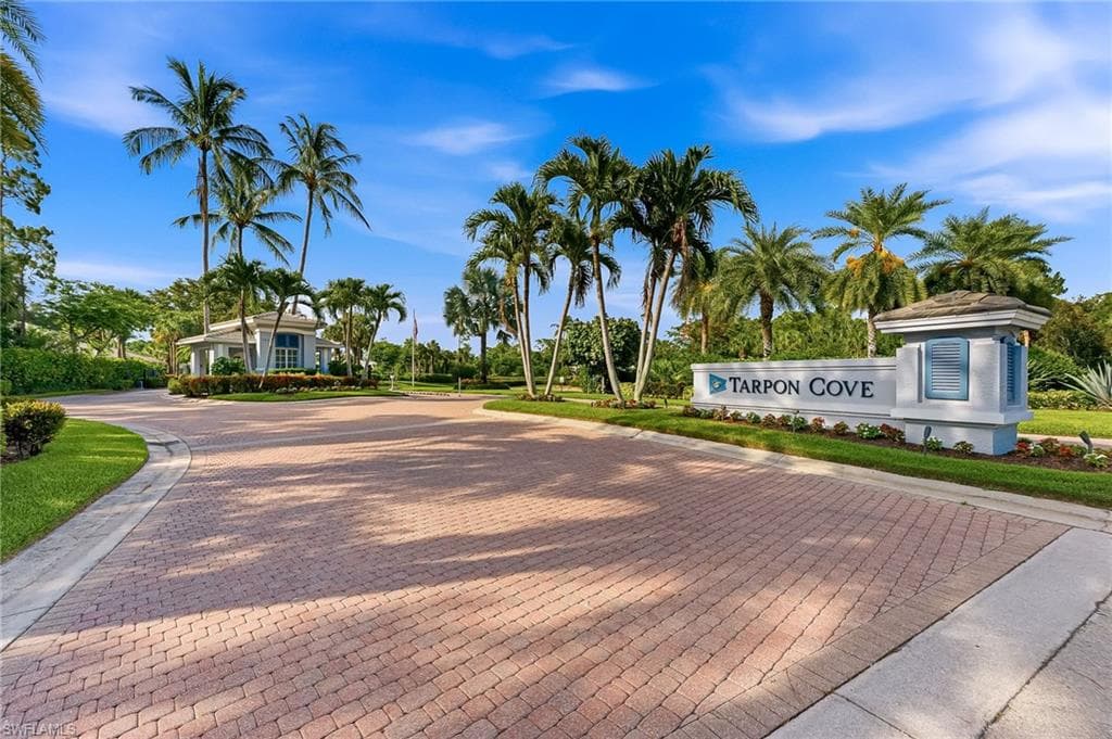 832 Carrick Bend CIR 202 NAPLES, FL 34110