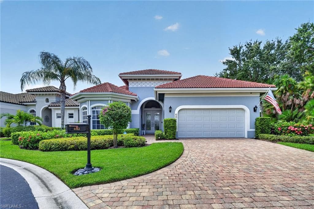 6062 Divot CT NAPLES, FL 34113