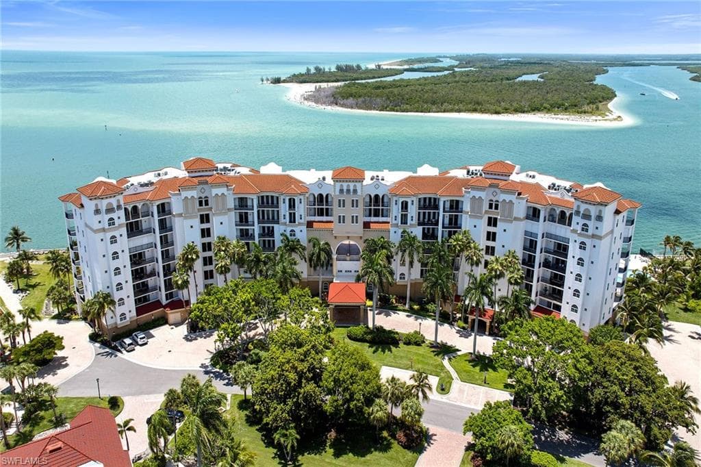 700 La Peninsula BLVD 603 NAPLES, FL 34113