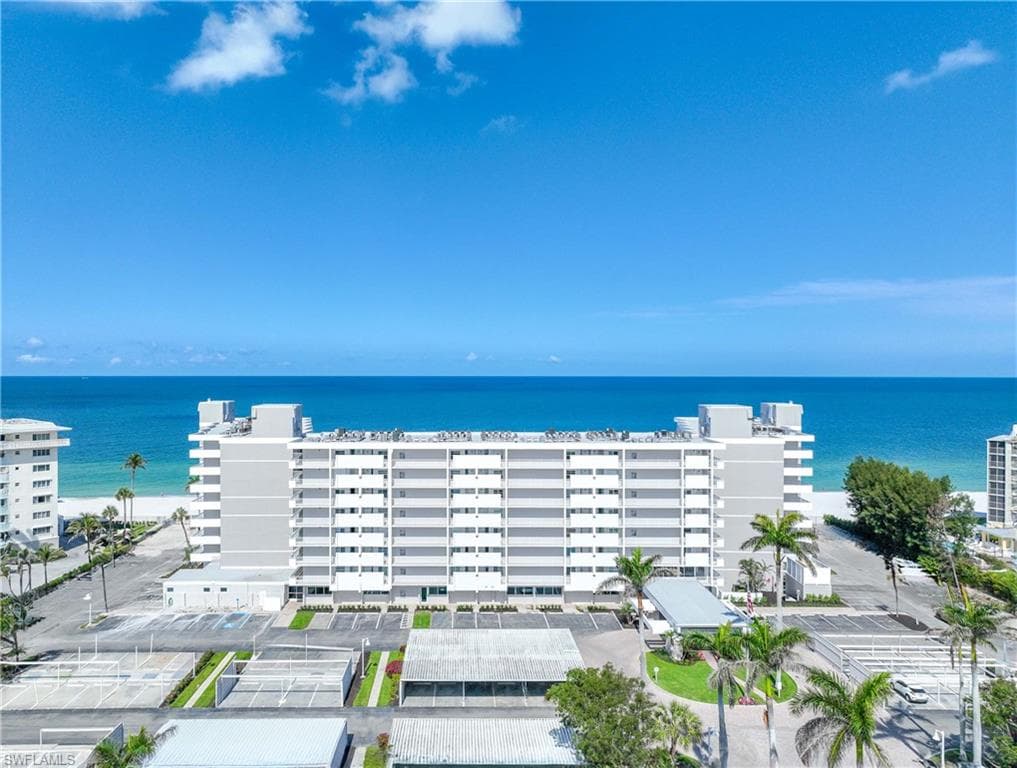 3443 Gulf Shore BLVD N 707 NAPLES, FL 34103