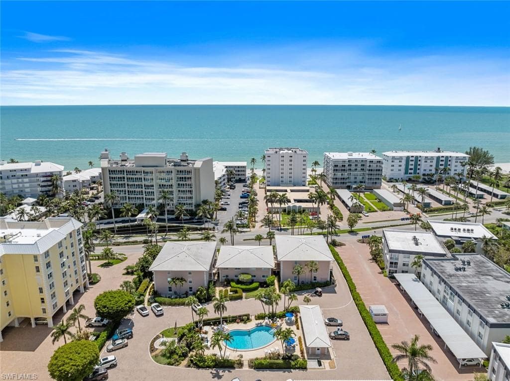 1910 Gulf Shore BLVD N 204 NAPLES, FL 34102