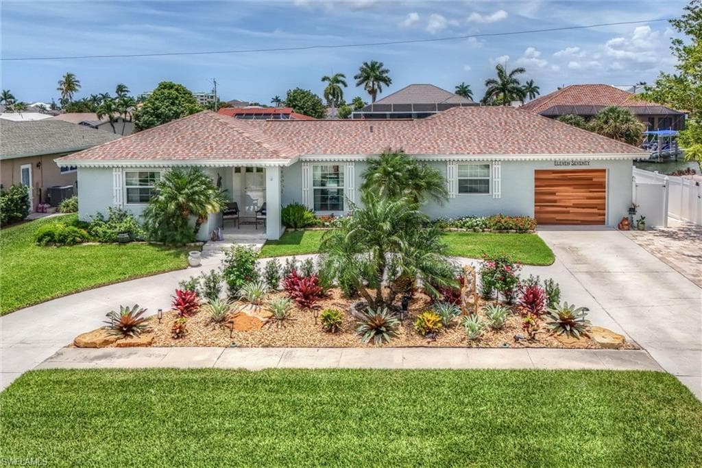 1170 Martinique CT MARCO ISLAND, FL 34145