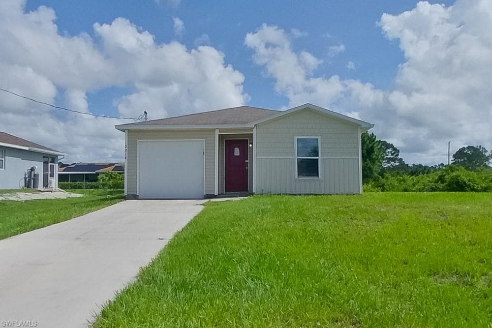 3214 65th ST W LEHIGH ACRES, FL 33971