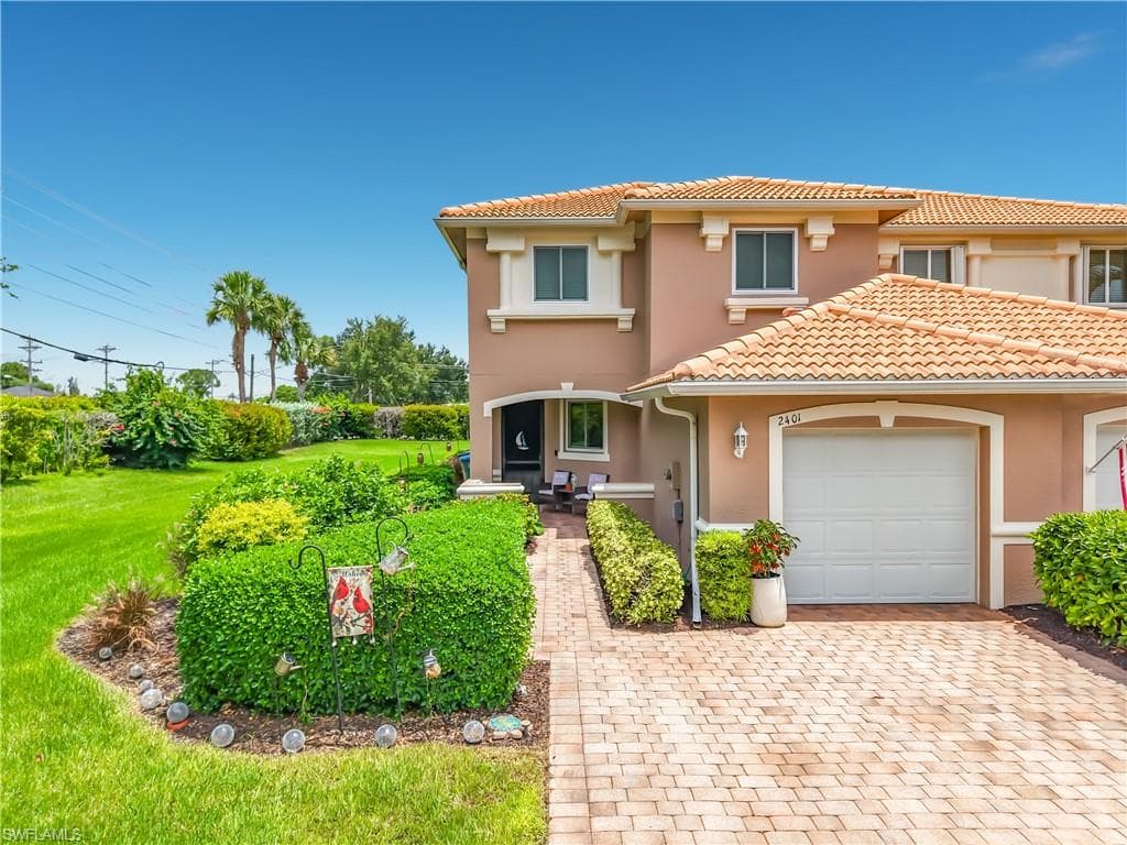 2401 Caslotti WAY CAPE CORAL, FL 33909