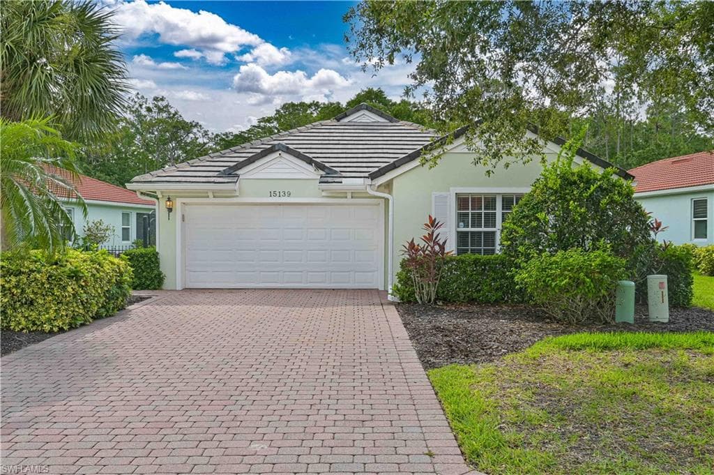 15139 Ligustrum LN ALVA, FL 33920