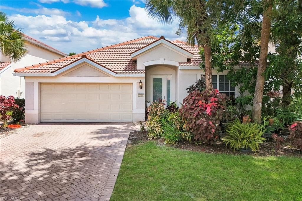 2010 Fairmont LN NAPLES, FL 34120