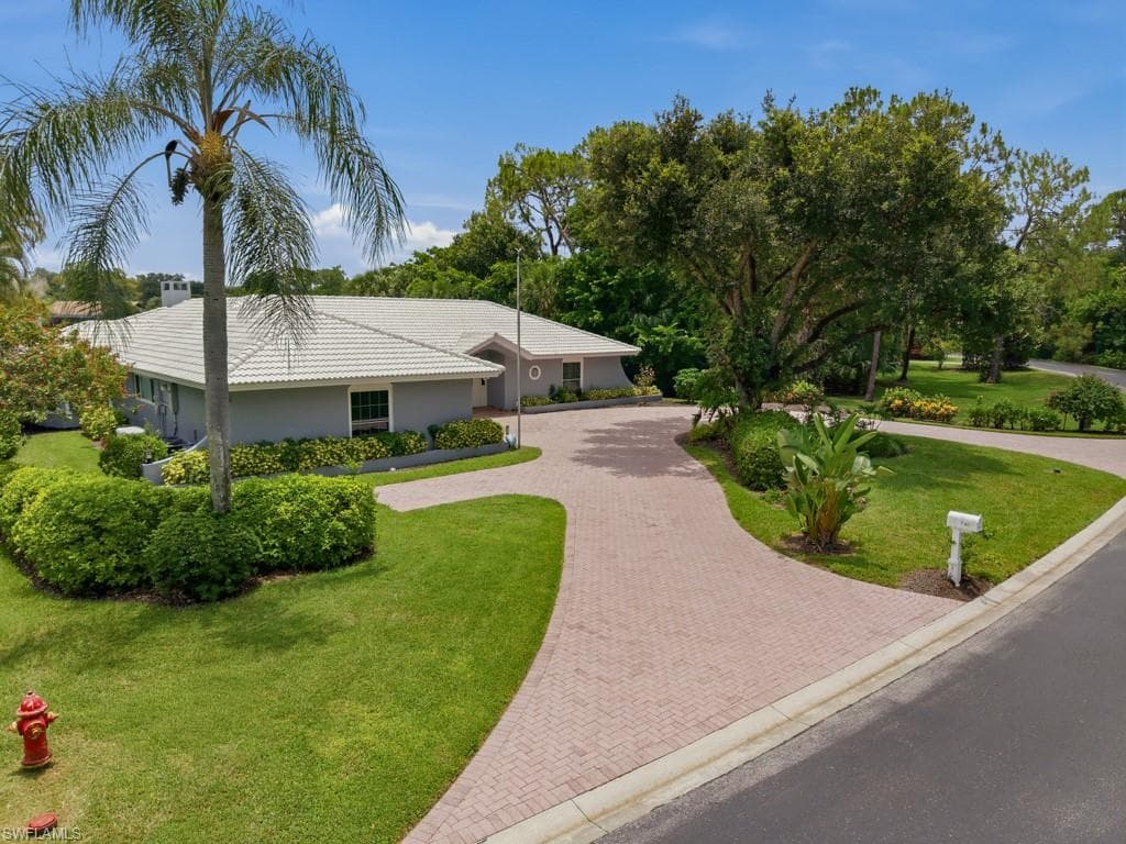 740 Bald Eagle DR 40 NAPLES, FL 34105
