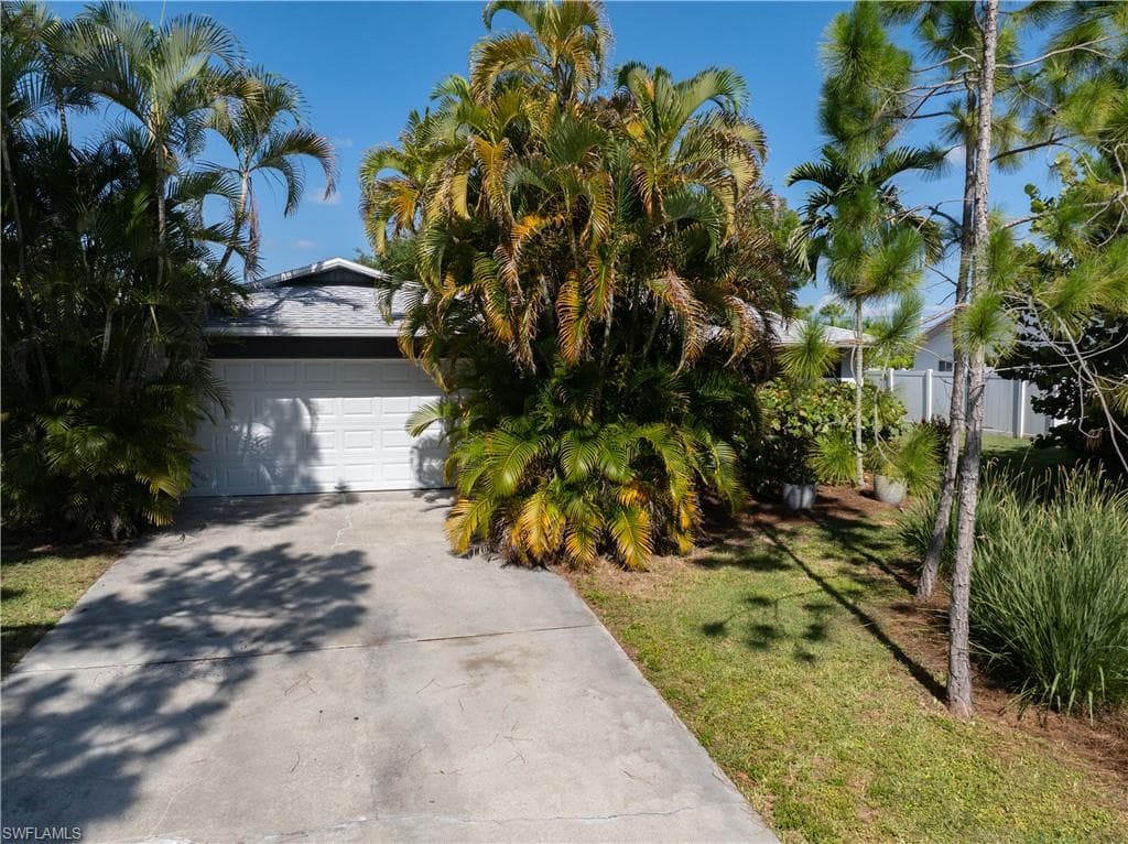 208 NE 9th AVE CAPE CORAL, FL 33909