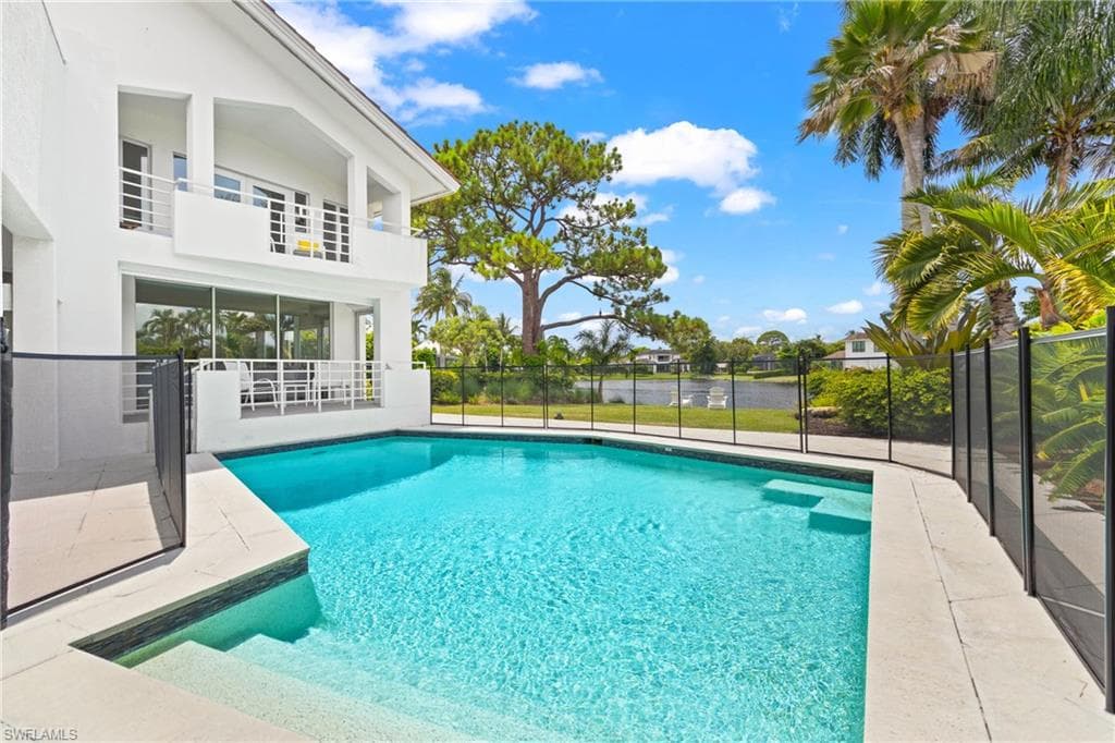 536 Turtle Hatch RD NAPLES, FL 34103