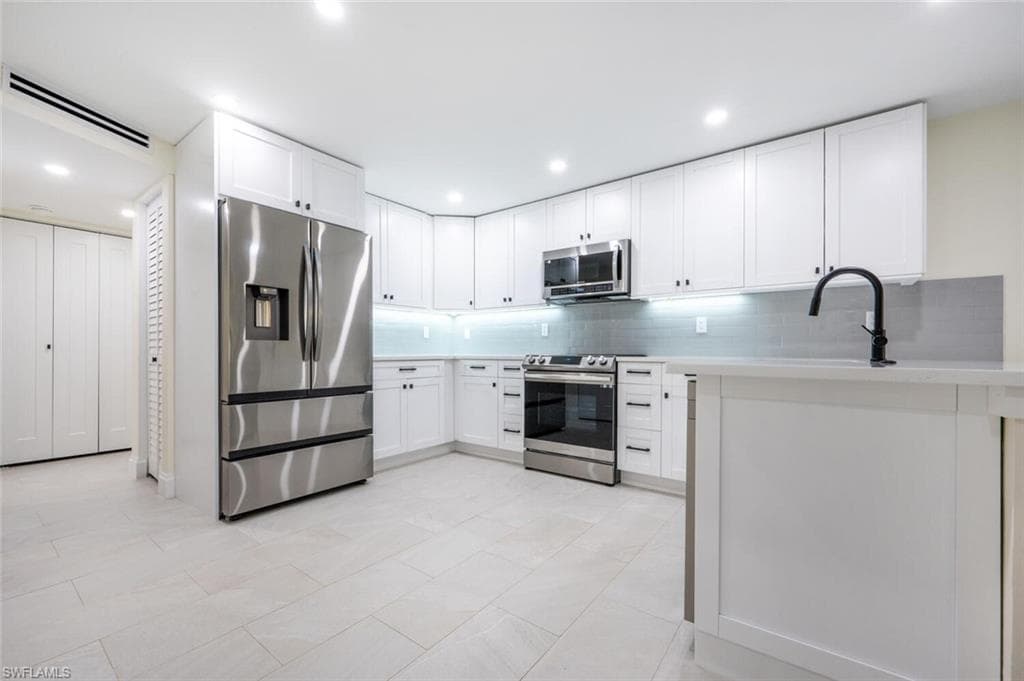 1537 Chesapeake AVE A-4 NAPLES, FL 34102