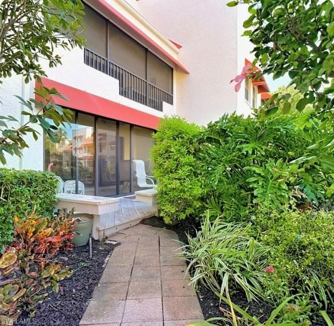 627 Serendipity DR 627 NAPLES, FL 34108
