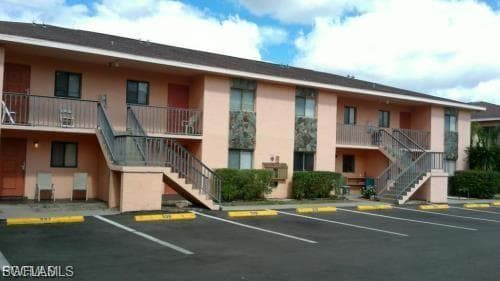 2660 Park Windsor DR 301 FORT MYERS, FL 33901