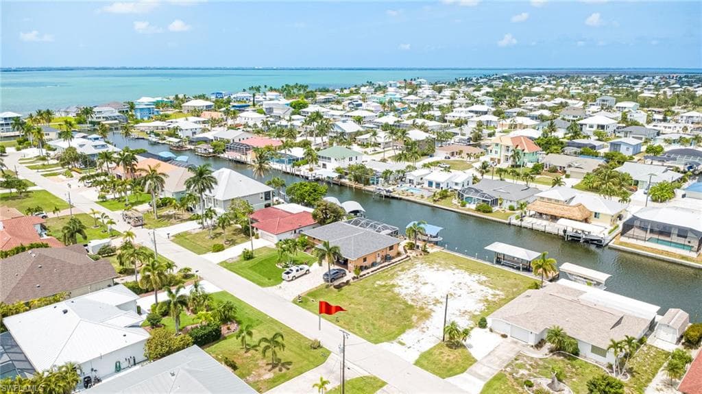 2469 Cherimoya LN ST. JAMES CITY, FL 33956