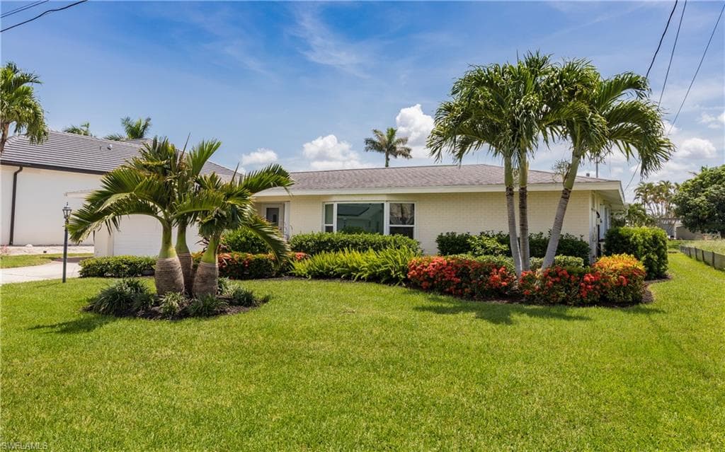 5609 De Soto CT CAPE CORAL, FL 33904