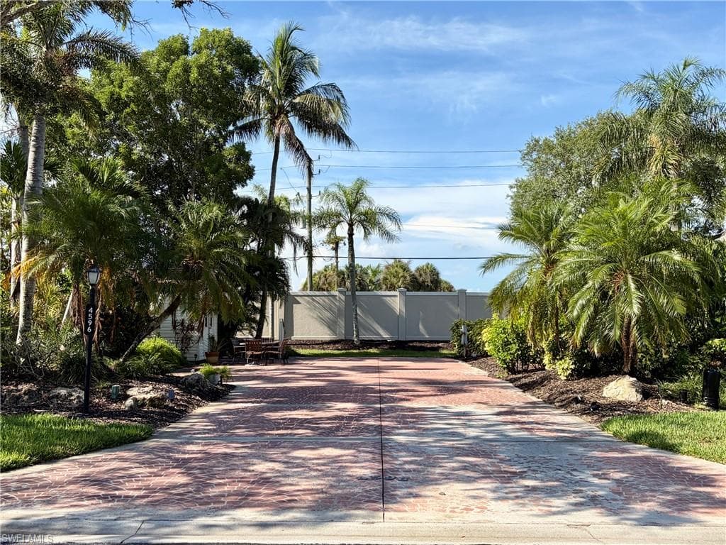 4596 Southern Breeze DR NAPLES, FL 34114