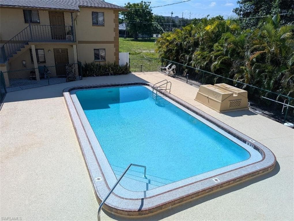1318 SE 40th TER 4 CAPE CORAL, FL 33904