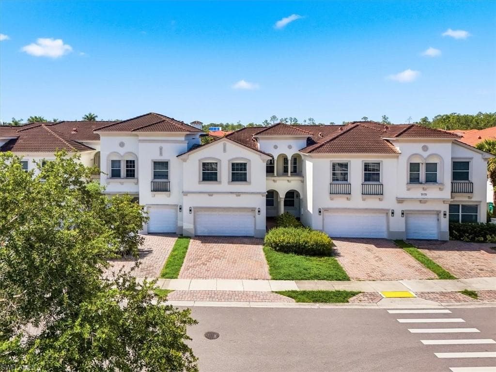 7070 VENICE WAY 2904 NAPLES, FL 34119