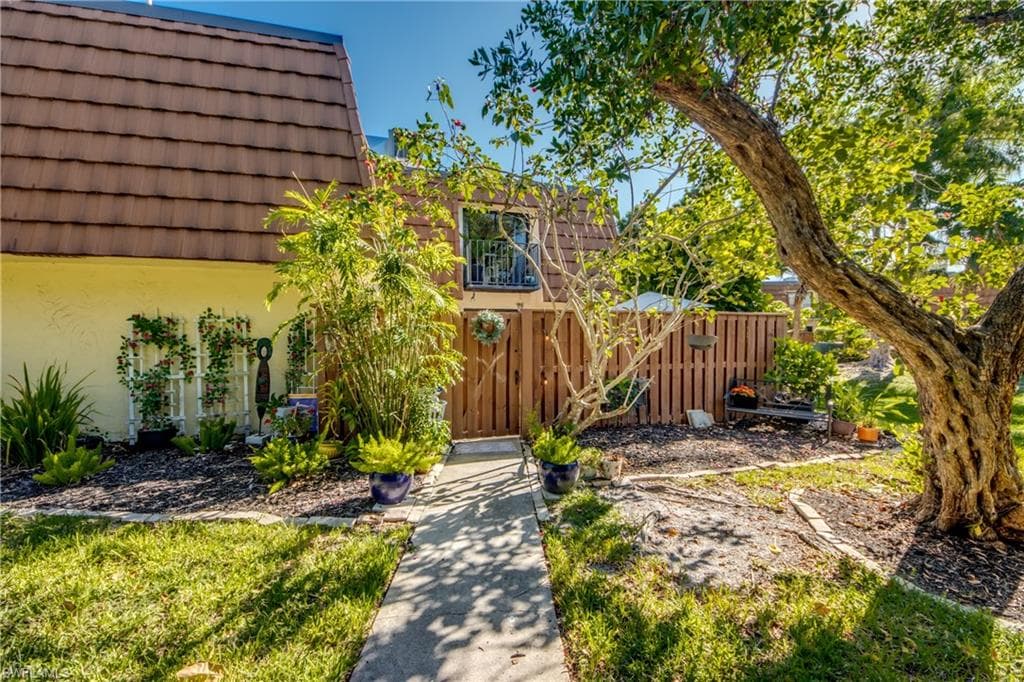 5213 Cedarbend DR 4 FORT MYERS, FL 33919