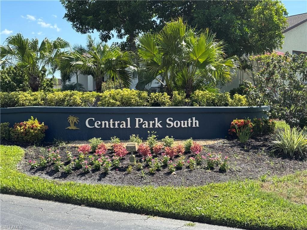 9285 Lake Park DR 101 FORT MYERS, FL 33919