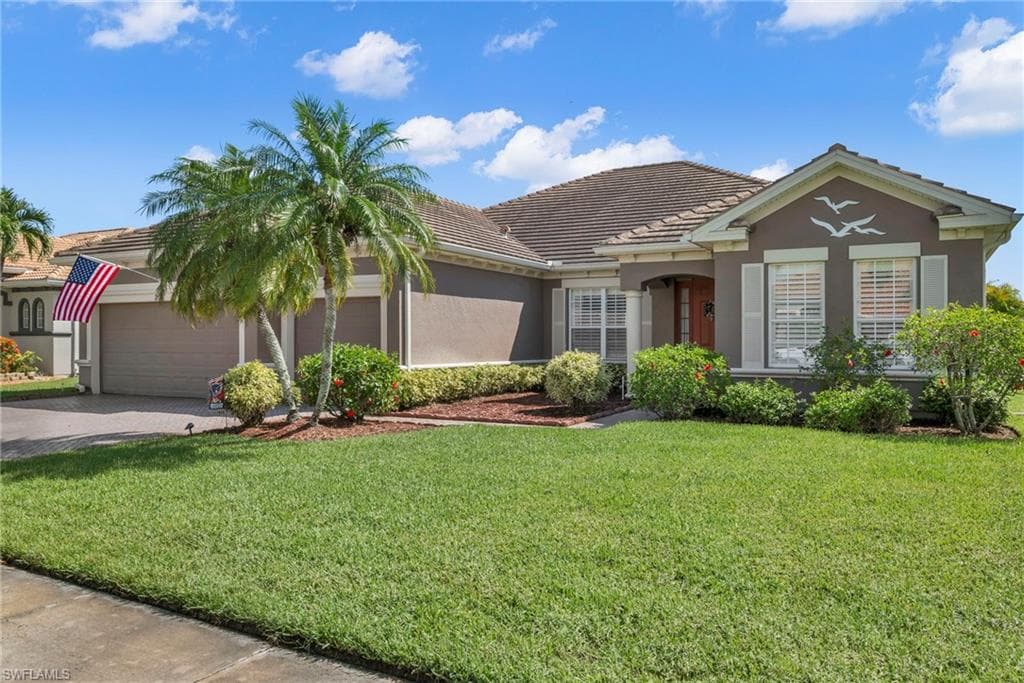 2111 Grove DR NAPLES, FL 34120