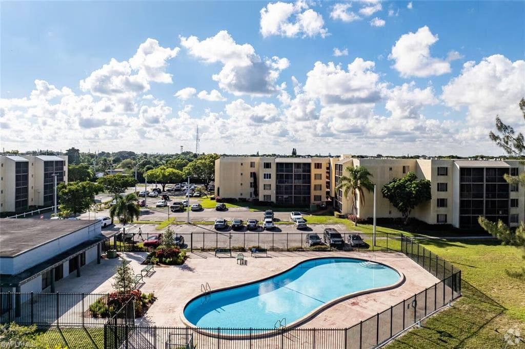 2831 Somerset DR B109 LAUDERDALE LAKES, FL 33341