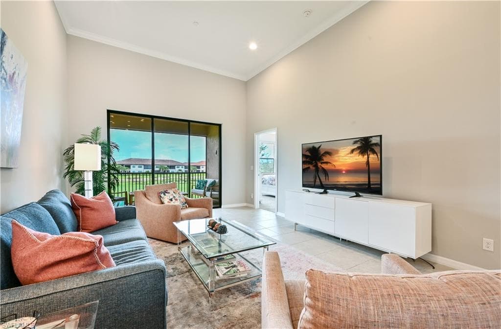9386 Pocida CT 204 NAPLES, FL 34119