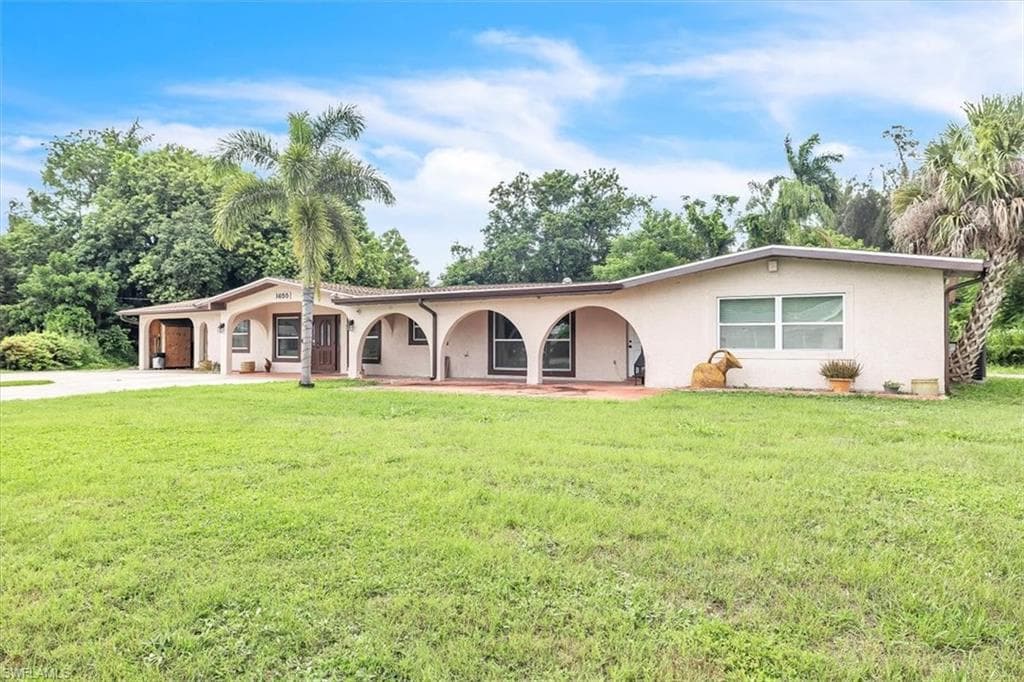 1655 Daniels DR NORTH FORT MYERS, FL 33917